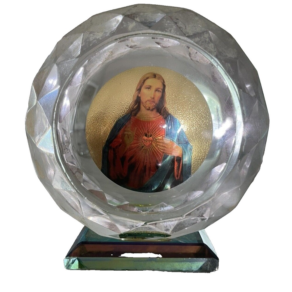 Vintage Catholic Sacred Heart Jesus Faceted Acrylic‎ Gold Medallion Prism Base